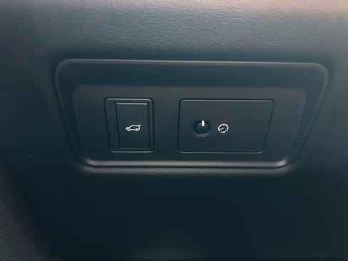 Used 2018 Land Rover Range Rover Sport HSE Dynamic image 18