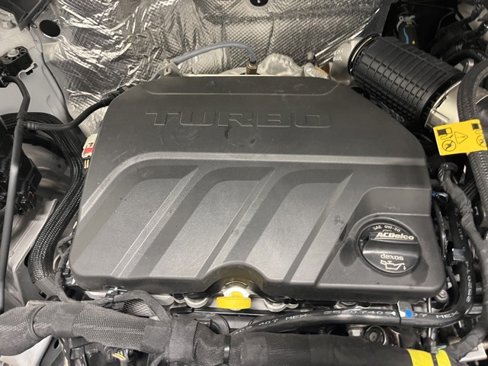Used 2025 Chevrolet Trax LT w/ LT Convenience Package image 25