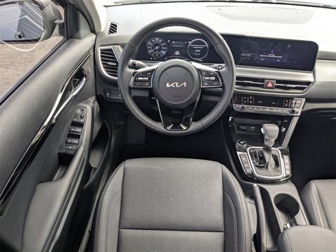 Used 2025 Kia Seltos EX w/ EX Sunroof Package image 18