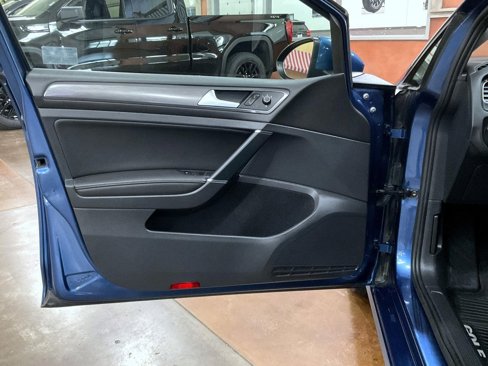 Used 2019 Volkswagen Golf SE w/ Driver Assistance Package image 9