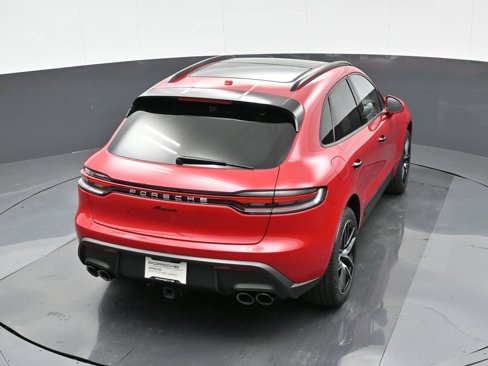 Used 2025 Porsche Macan image 28