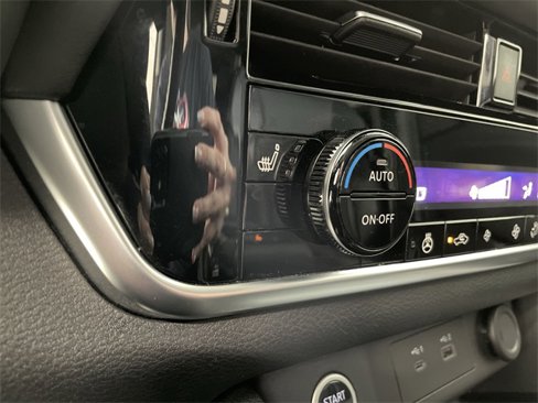 Used 2023 Nissan Rogue SV w/ SV Premium Package image 29