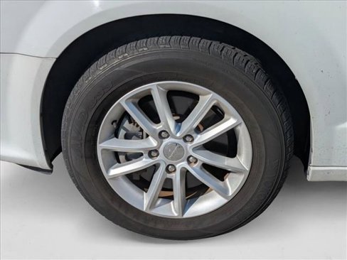 Used 2019 Dodge Grand Caravan SXT image 7