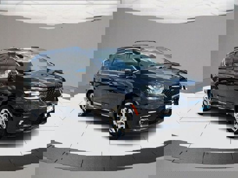 Used 2021 Chrysler Pacifica Limited w/ Premium & Safety Sphere Group image 2