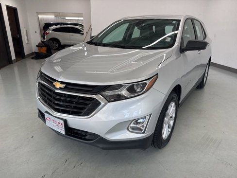 Used 2021 Chevrolet Equinox LS image 4