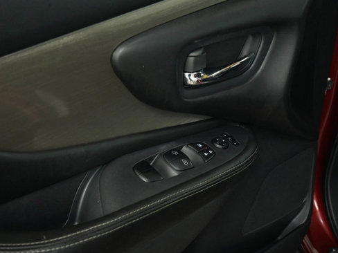 Used 2018 Nissan Murano SV image 19