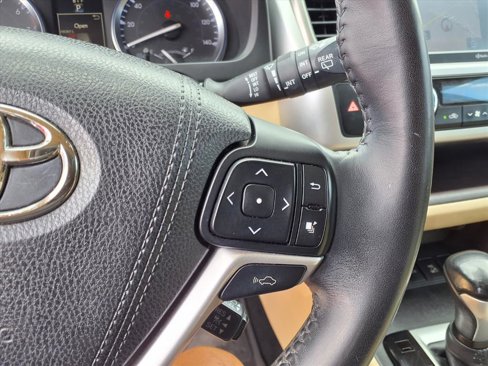 Used 2015 Toyota Highlander Limited image 28