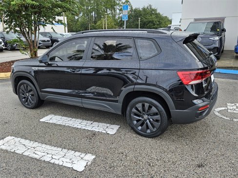 Certified 2022 Volkswagen Taos S image 5