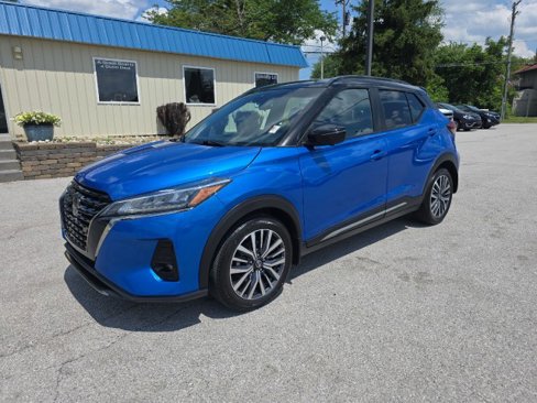 Used 2021 Nissan Kicks SR image 2