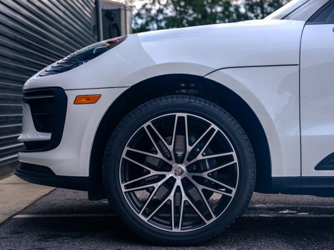 Used 2025 Porsche Macan image 19