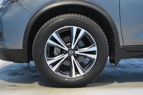 Used 2020 Nissan Rogue SV w/ Premium Package image 27