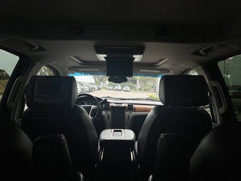 Used 2014 Cadillac Escalade Platinum image 9