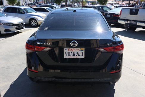 Used 2022 Nissan Sentra SV w/ SV Premium Package image 5