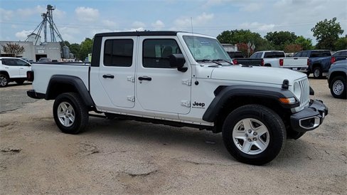 Used 2023 Jeep Gladiator Sport image 2