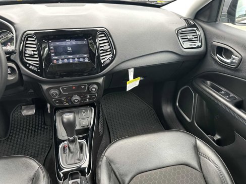 Used 2020 Jeep Compass Latitude image 18