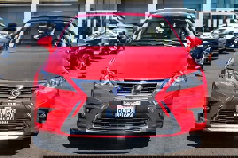 Used 2016 Lexus CT 200h image 2