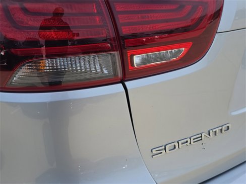 Used 2020 Kia Sorento LX w/ LX I4 Convenience Package image 36