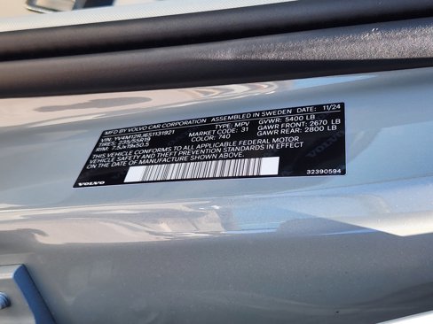 New 2025 Volvo XC60 B5 Core image 36