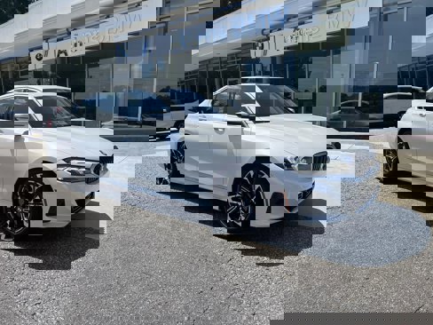 Certified 2025 BMW 330i Sedan image 2