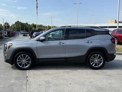 Used 2024 GMC Terrain SLT image 8