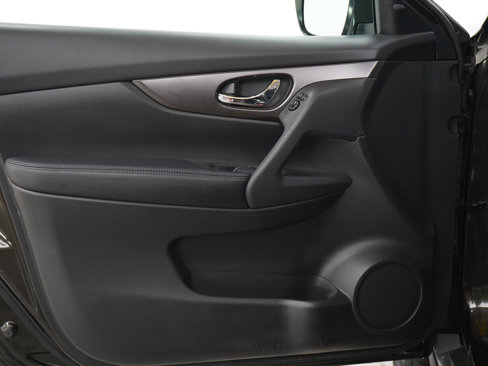 Used 2016 Nissan Rogue SV w/ SV Premium Package image 20