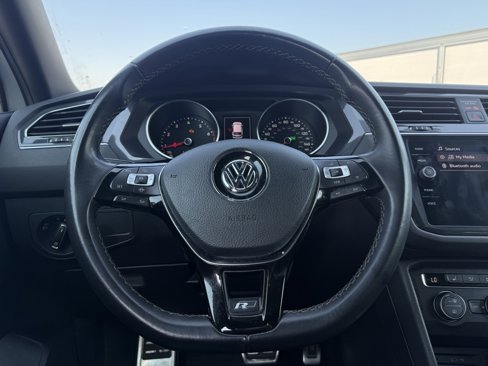 Used 2021 Volkswagen Tiguan SE R-Line image 14