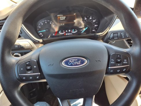 Used 2020 Ford Escape SE image 25