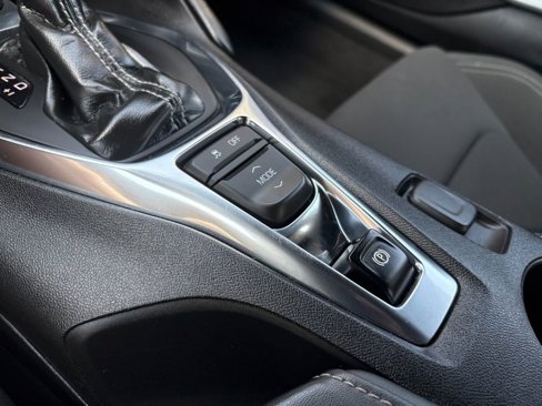 Used 2021 Chevrolet Camaro LT image 24