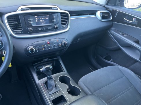 Used 2017 Kia Sorento LX image 21