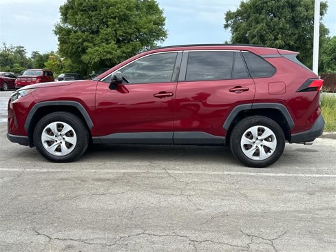 Used 2021 Toyota RAV4 LE image 2