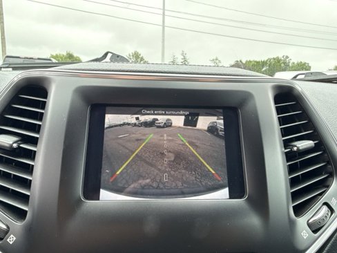Used 2020 Jeep Cherokee Latitude image 21