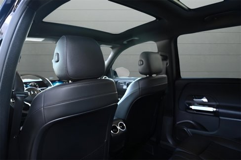 Used 2021 Mercedes-Benz GLB 250 4MATIC w/ Premium Package image 25