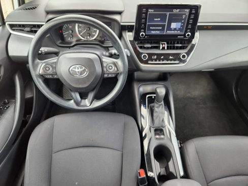 Used 2022 Toyota Corolla LE image 10