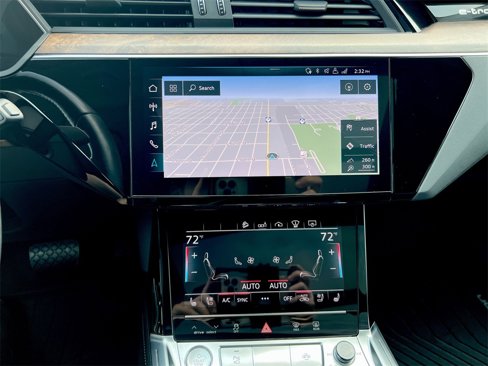 Used 2019 Audi e-tron Prestige w/ Prestige Package image 13