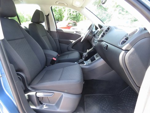 Used 2017 Volkswagen Tiguan Limited w/ Premium Package image 14