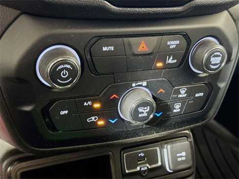 Used 2021 Jeep Renegade Latitude image 13