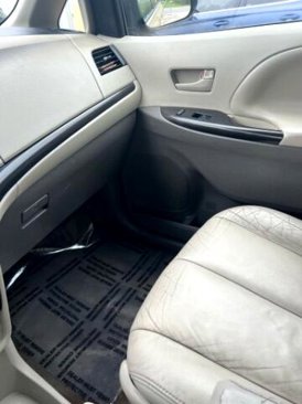 Used 2014 Toyota Sienna LE image 12