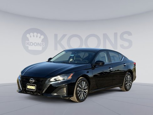 Used 2023 Nissan Altima 2.5 SV image 1