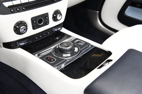Used 2020 Rolls-Royce Dawn image 16