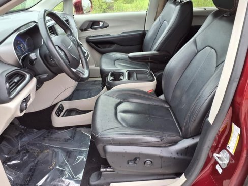 Used 2020 Chrysler Pacifica Touring-L image 26