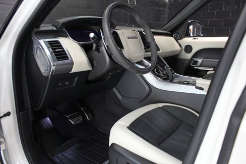 Used 2020 Land Rover Range Rover Sport HST image 21