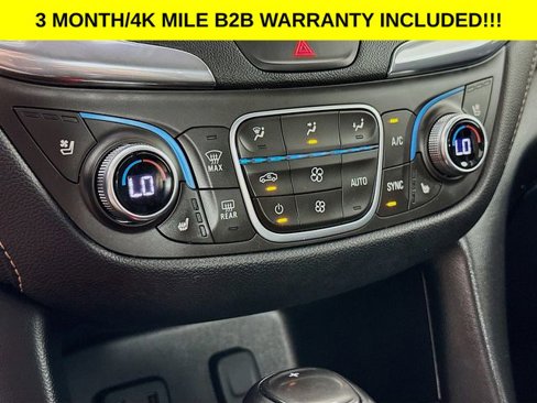Used 2018 Chevrolet Equinox Premier image 16