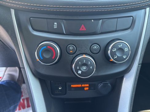 Used 2022 Chevrolet Trax LS w/ Tint and Cruise Package image 15