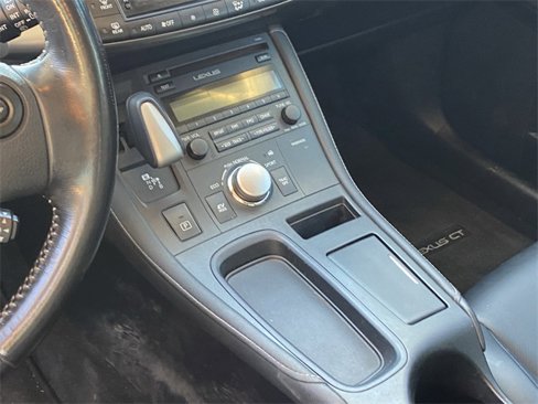 Used 2016 Lexus CT 200h image 10