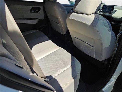 Used 2022 Nissan Rogue SV image 18