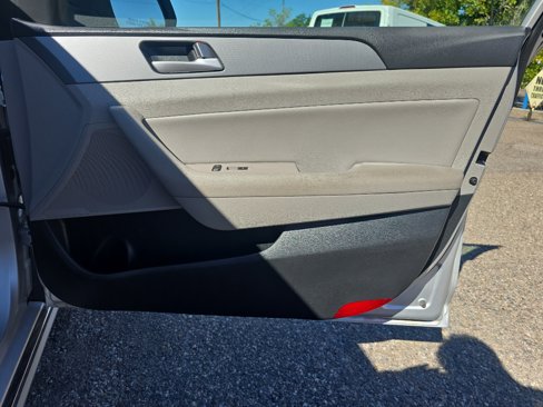 Used 2016 Hyundai Sonata SE image 25