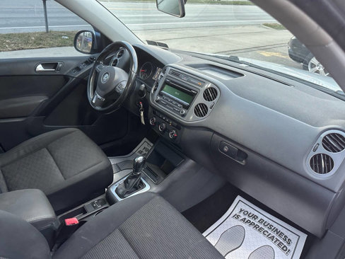 Used 2014 Volkswagen Tiguan S image 27