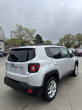 Used 2016 Jeep Renegade Latitude w/ Popular Equipment Group image 7