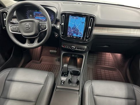 New 2025 Volvo XC40 B5 Core w/ Protection Package Premier image 6