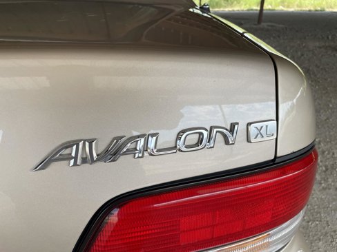 Used 1996 Toyota Avalon XL image 30
